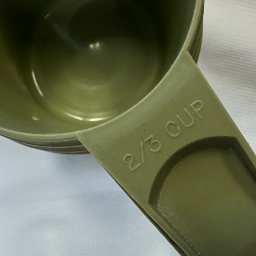 Vintage Tupperware Measuring Cups – Avocado Green – Set of 5 –‎ Nesting